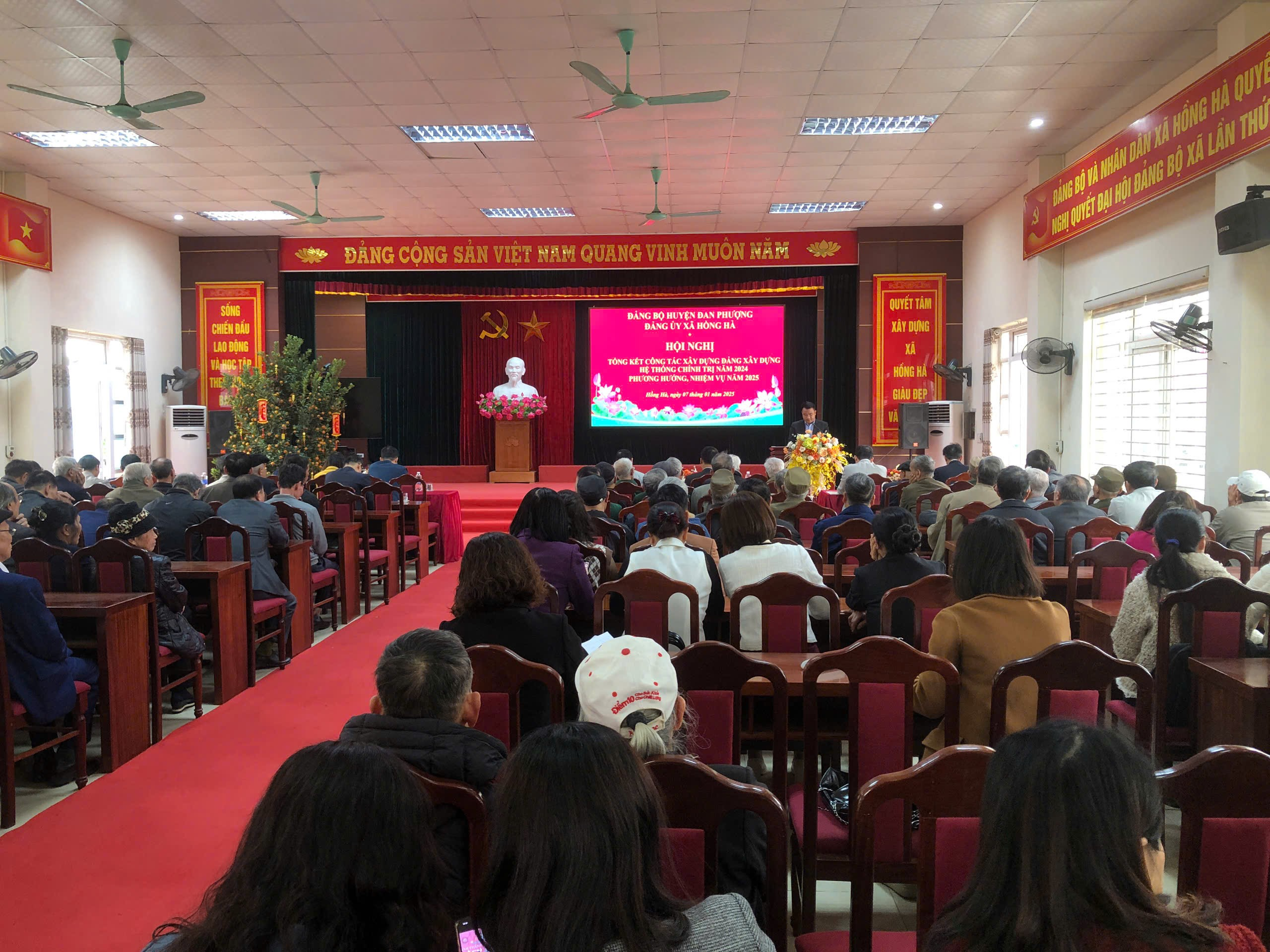 Đảng ủy xã Hồng Hà tổ chức hội nghị tổng kết công tác xây dựng Đảng, xây dựng hệ thống chính trị năm 2024